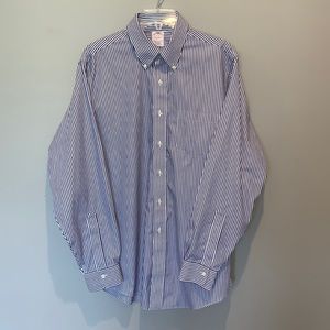 Brooks Brothers Casual Sport Shirt. Navy Blue Stripe.Size 16/35. Traditional Fit